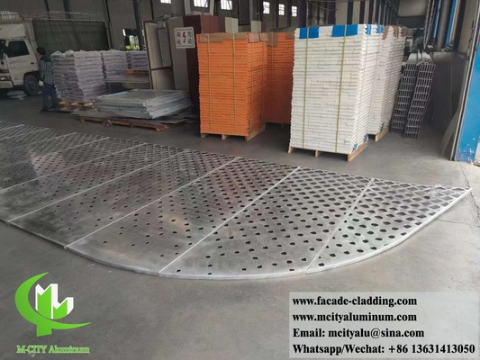 Disegno architettonico di una facciata di metallo perforato