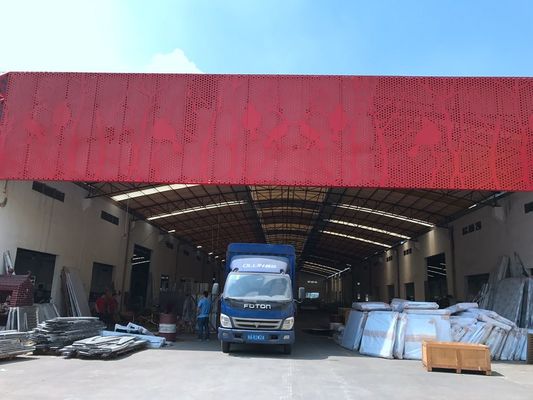 Prezzo buono Pannello in alluminio perforato con motivi artistici personalizzati e superficie verniciata a polvere per rivestimenti di facciata in formato standard 1000x2000mm in linea