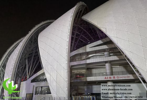 Prezzo buono Pannelli di rivestimento metallici curvi, fogli di alluminio, pannelli perforati, decorazione di pareti esterne in linea