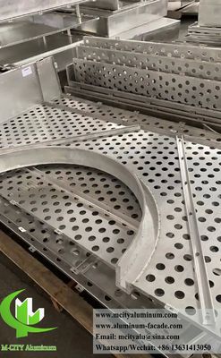 Prezzo buono Taglio CNC per schermo metallico di lamiera di alluminio rivestimento PVDF in linea