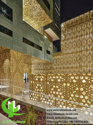 Prezzo buono Dimensioni personalizzabili e qualsiasi pannello di rivestimento di facciata in alluminio rivestito in polvere di colore RAL per edifici in linea