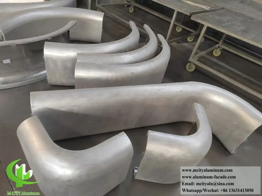 Prezzo buono Pannello di rivestimento in alluminio a doppia curvatura iperbolico personalizzato con finitura rivestita in polvere in linea