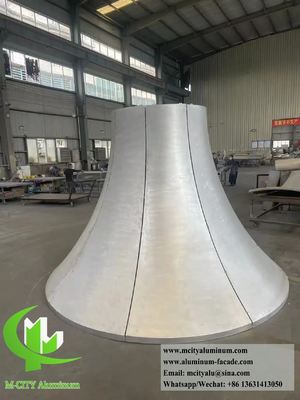 Prezzo buono Pannello di rivestimento in alluminio a doppia curvatura iperbolico personalizzato con finitura rivestita in polvere in linea
